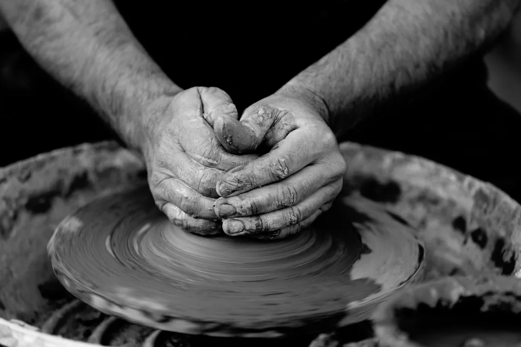 Black white photo potter molding